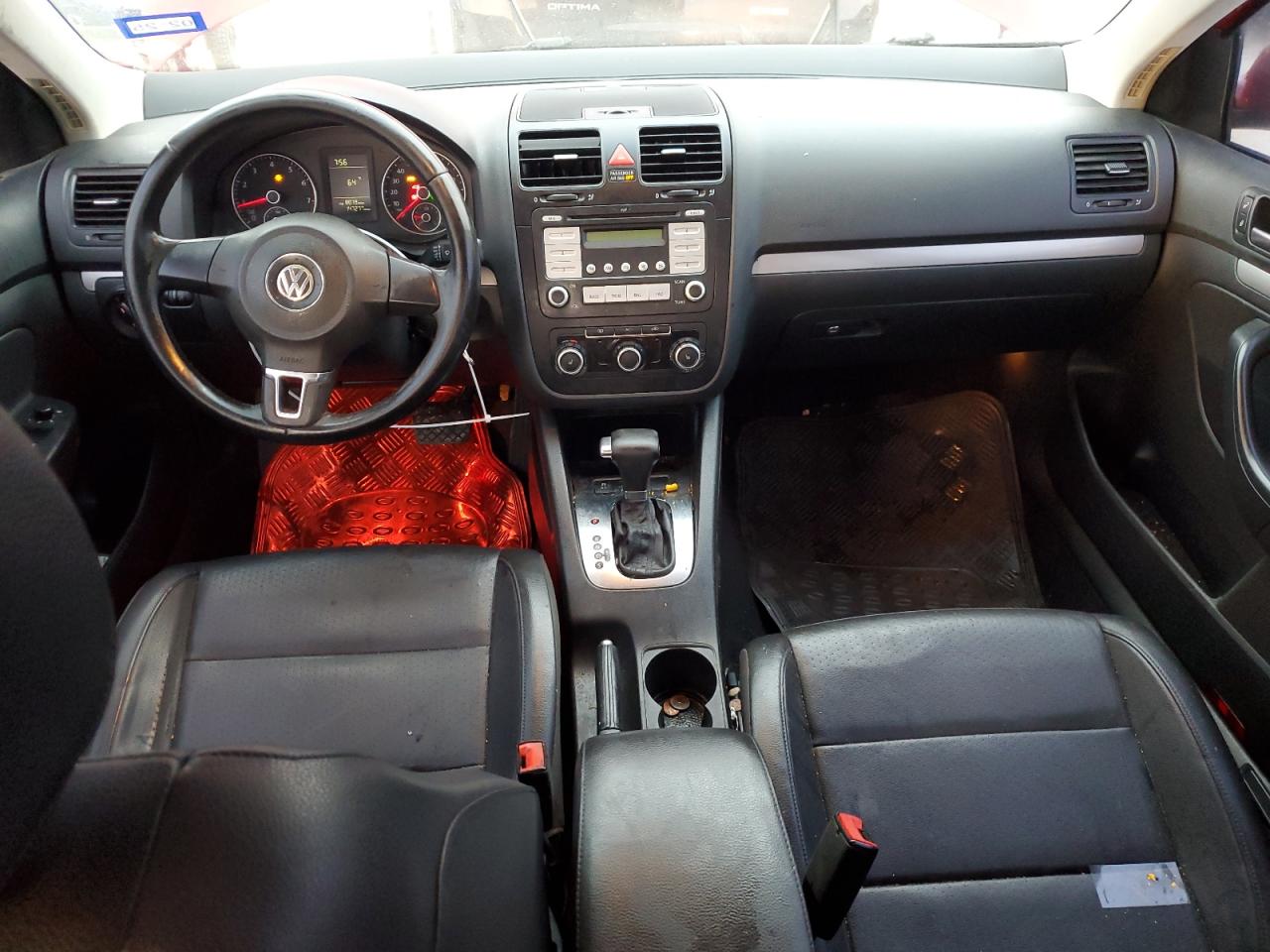 2010 Volkswagen Jetta - Image 8