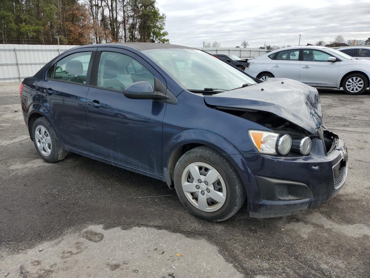 VIN 1G1JA5SG4F4184944 2015 CHEVROLET SONIC no.4