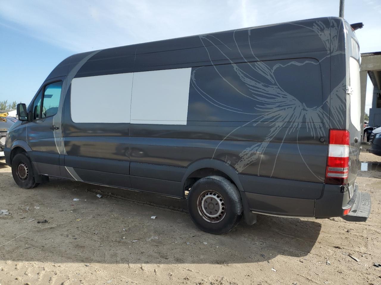 VIN WD3PE8DC8E5922779 2014 MERCEDES-BENZ SPRINTER no.2