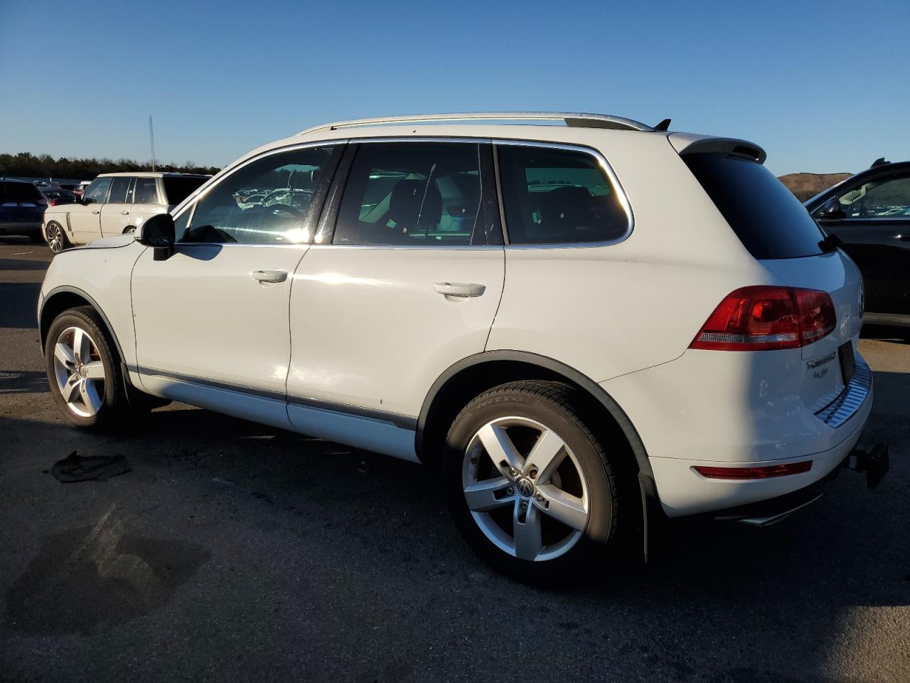 VIN WVGEP9BP9DD006082 2013 VOLKSWAGEN TOUAREG no.2