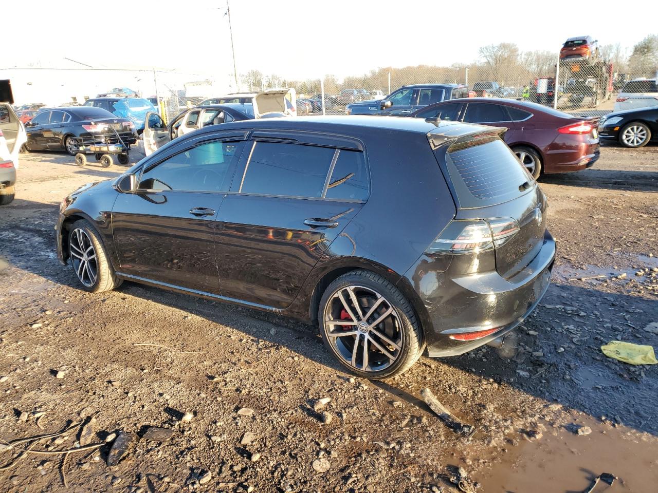 VIN 3VW547AU0HM023143 2017 VOLKSWAGEN GTI no.2