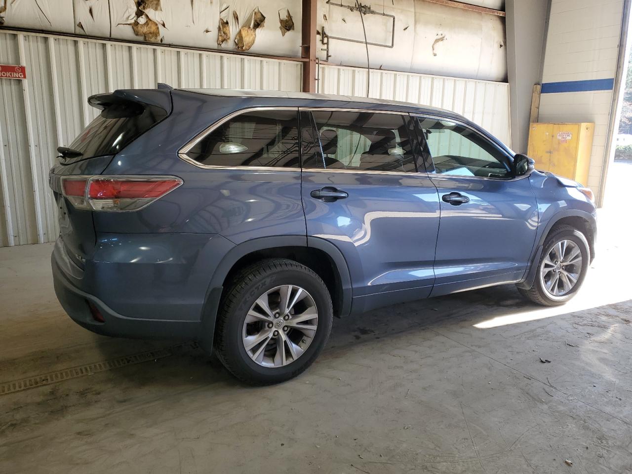 2015 Toyota Highlander - Image 3