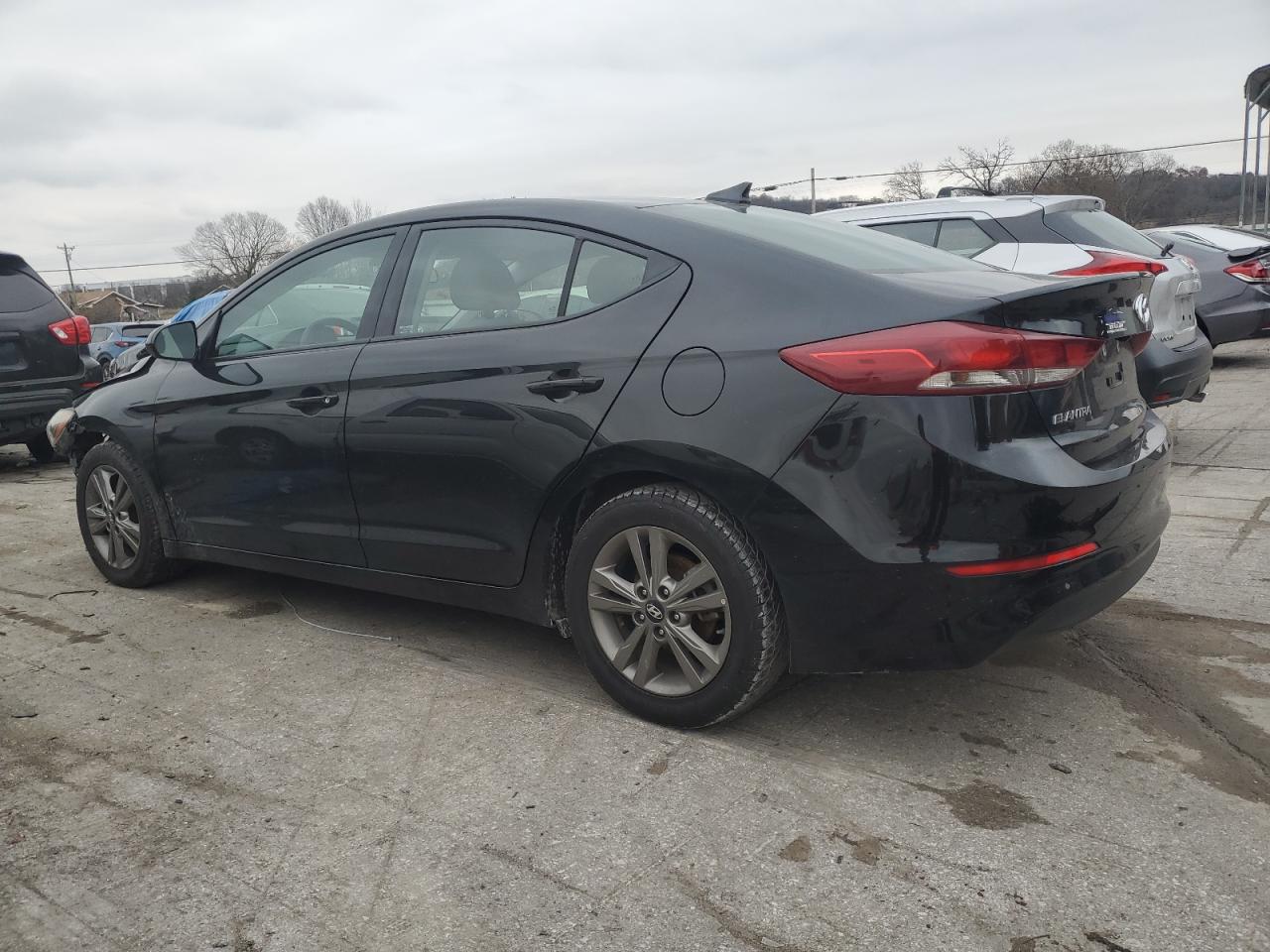 2018 Hyundai Elantra - Image 2