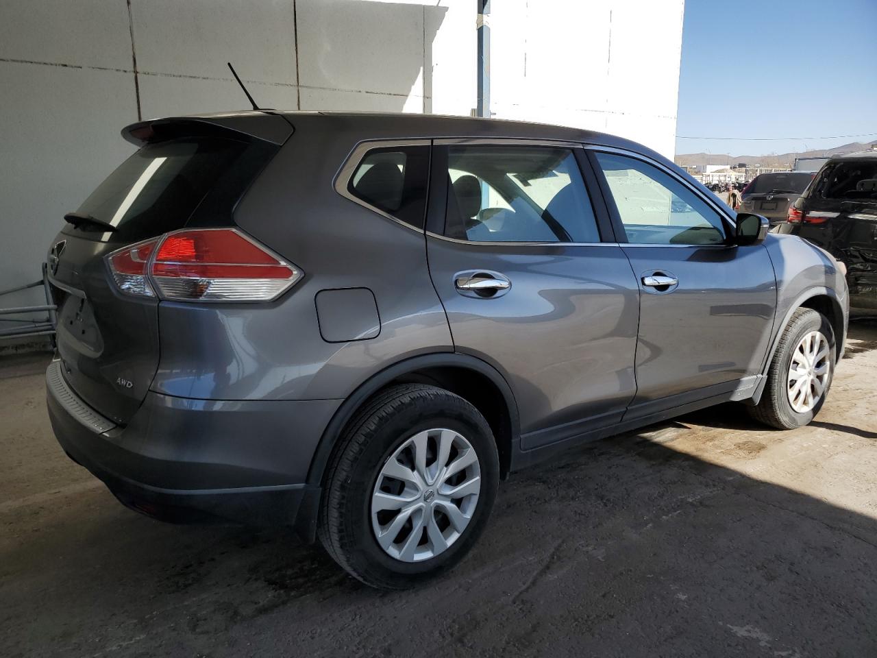 VIN KNMAT2MV1FP588360 2015 NISSAN ROGUE no.3