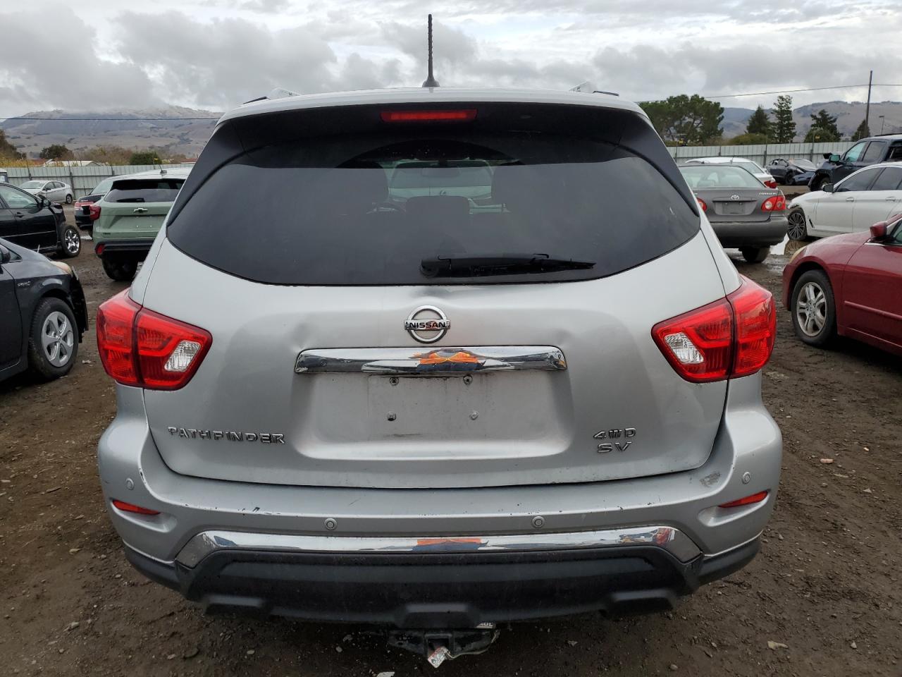 2017 Nissan Pathfinder - Image 6