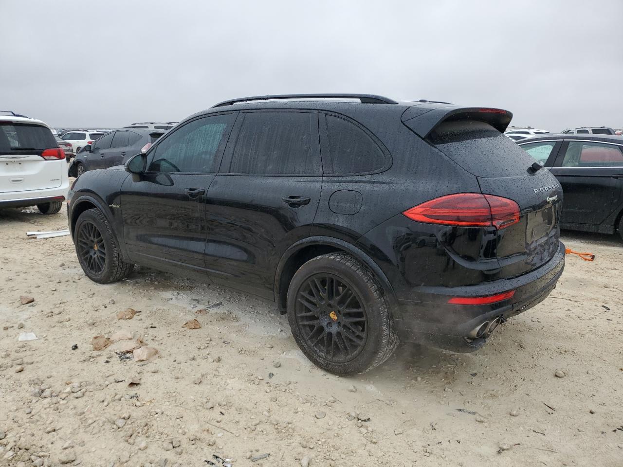 2018 Porsche Cayenne - Image 2