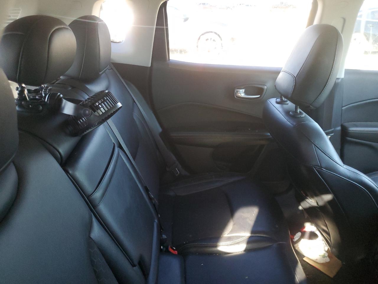 2018 Jeep Compass - Image 11