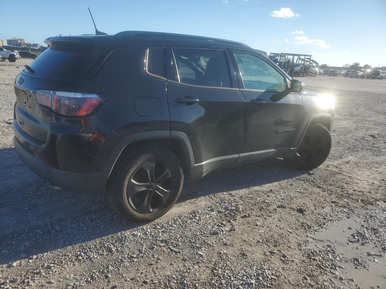 2018 Jeep Compass - Image 3