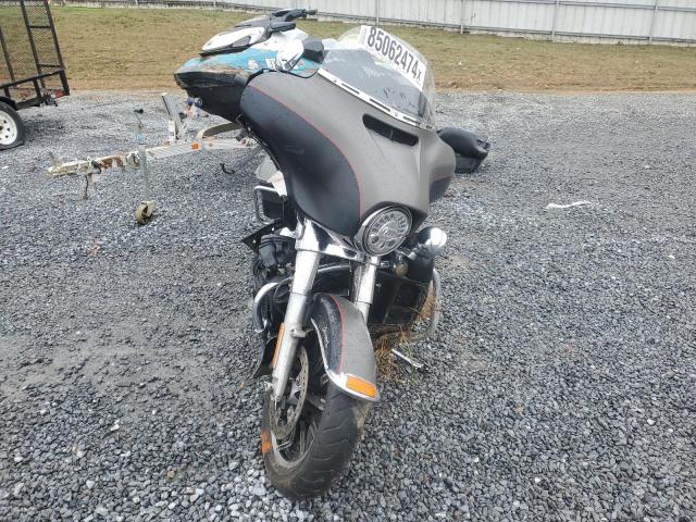  HARLEY-DAVIDSON FL 2018 Два тона
