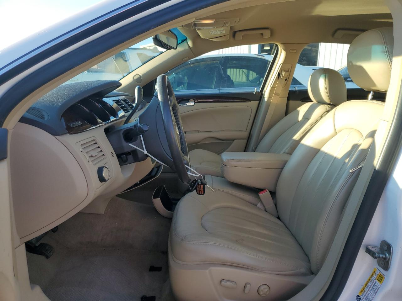 2010 Buick Lucerne - Image 7