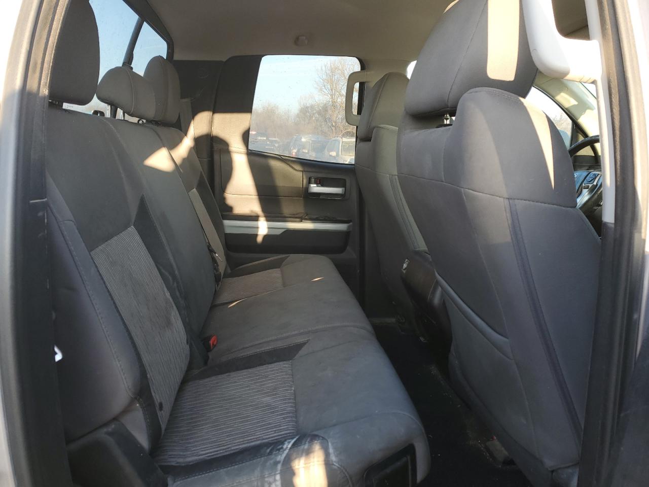 2014 Toyota Tundra - Image 11
