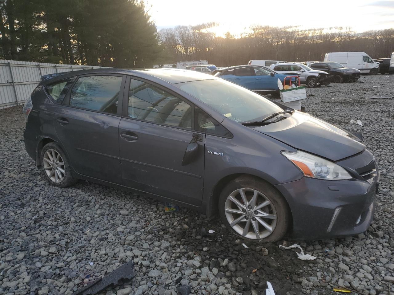 VIN JTDZN3EU9D3264747 2013 TOYOTA PRIUS no.4