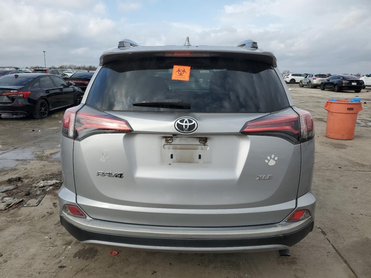 VIN 2T3WFREV3HW396403 2017 TOYOTA RAV4 no.6