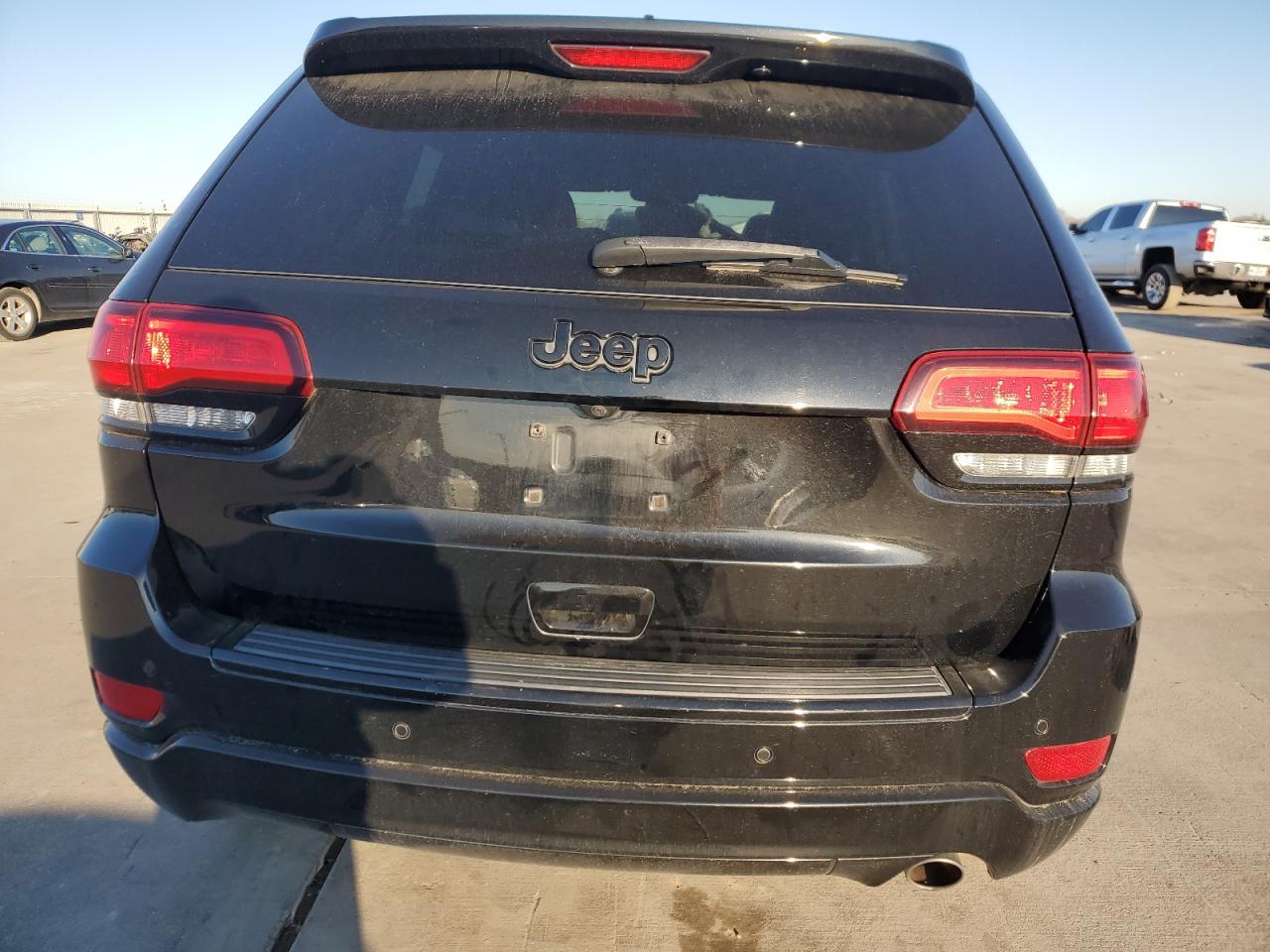 2017 Jeep Grand Cherokee - Image 6