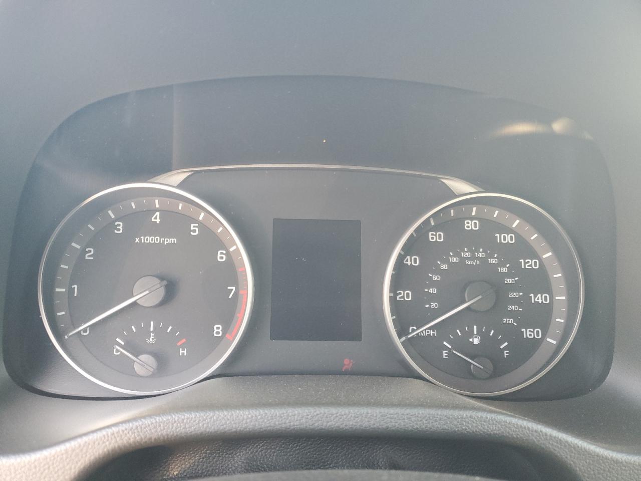 2018 Hyundai Elantra - Image 9