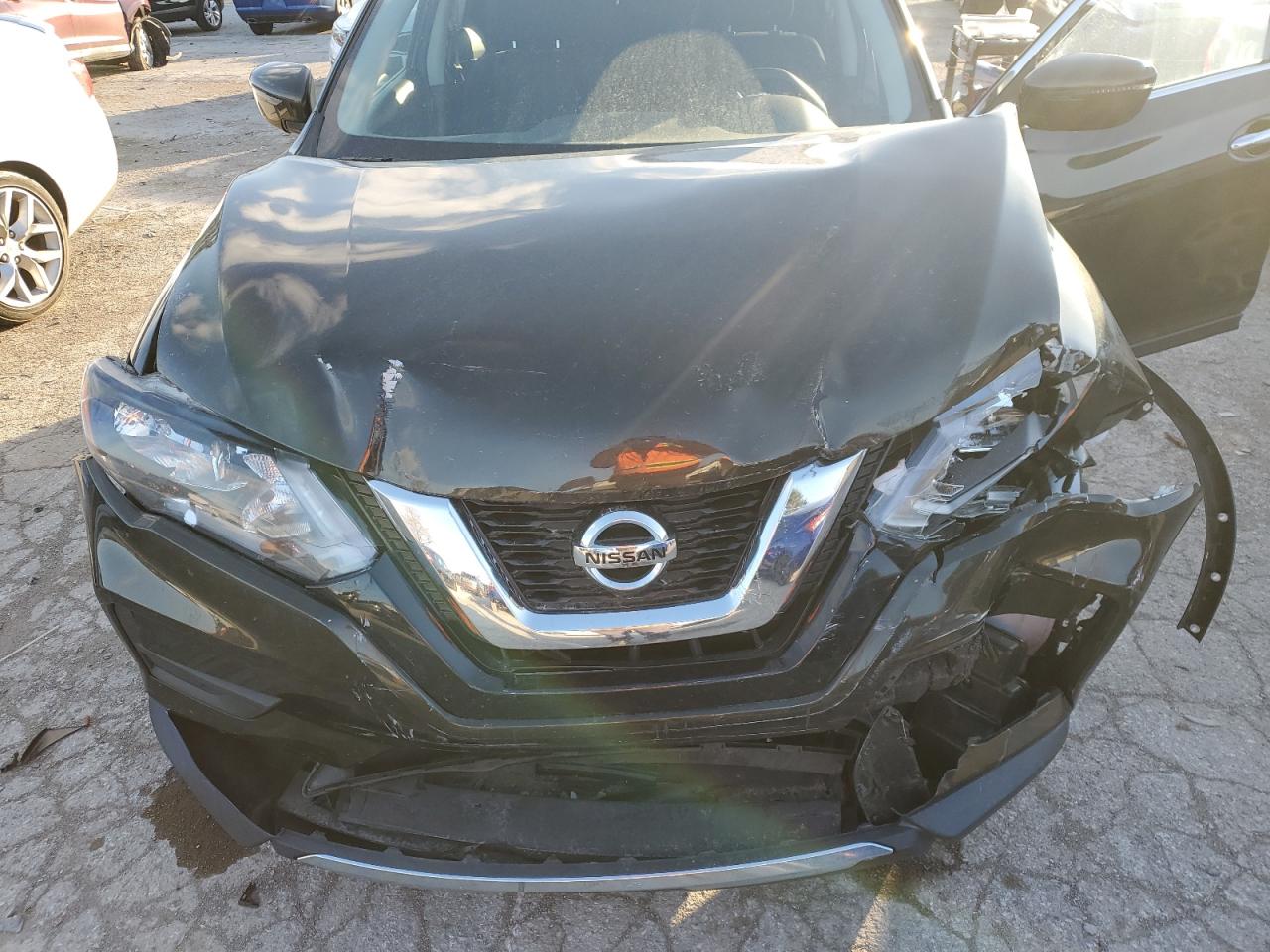2017 Nissan Rogue - Image 14