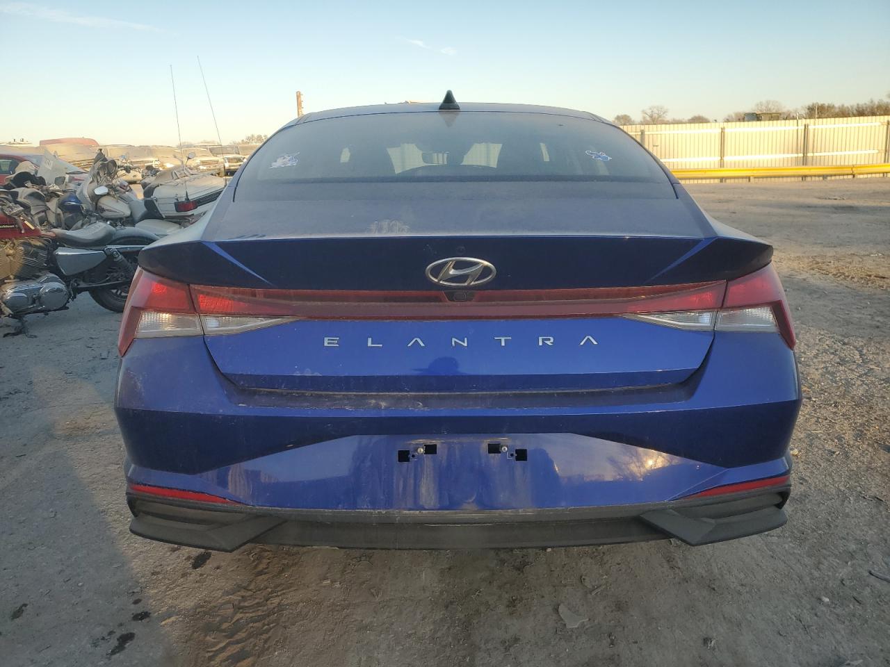 2023 Hyundai Elantra - Image 6