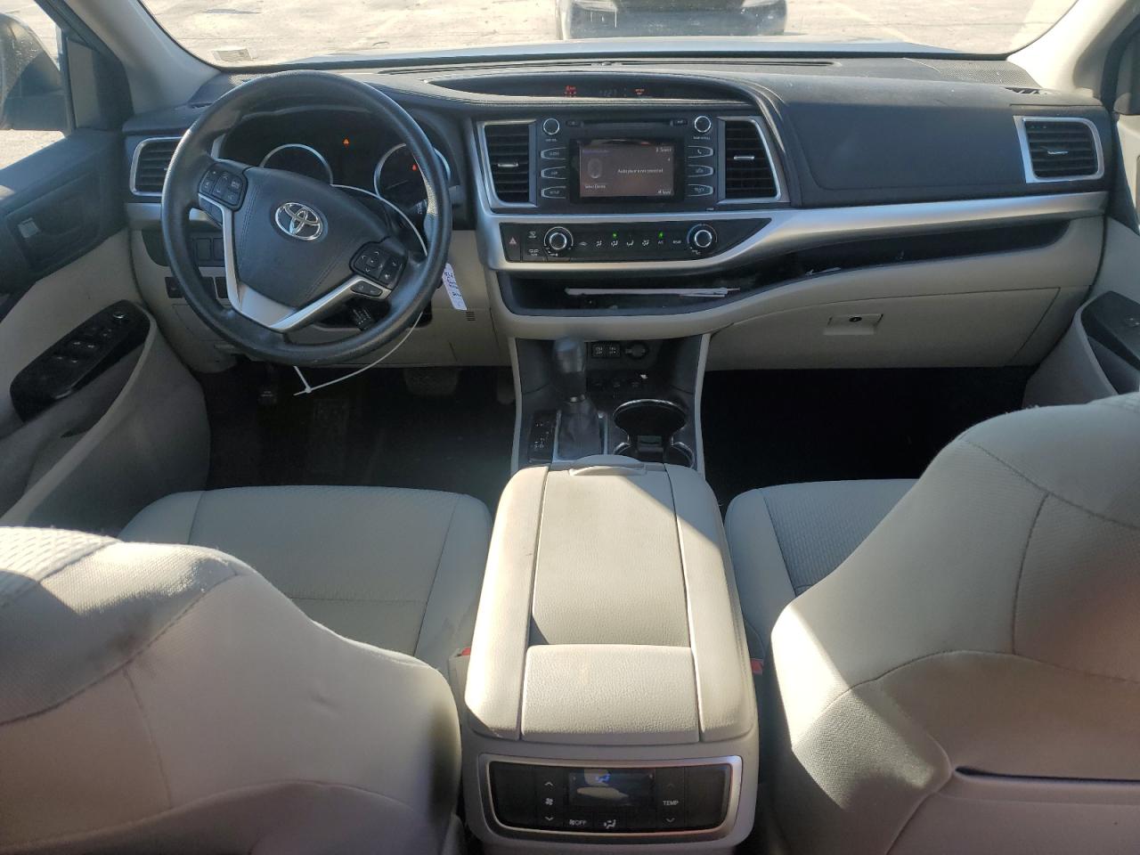 2017 Toyota Highlander - Image 8