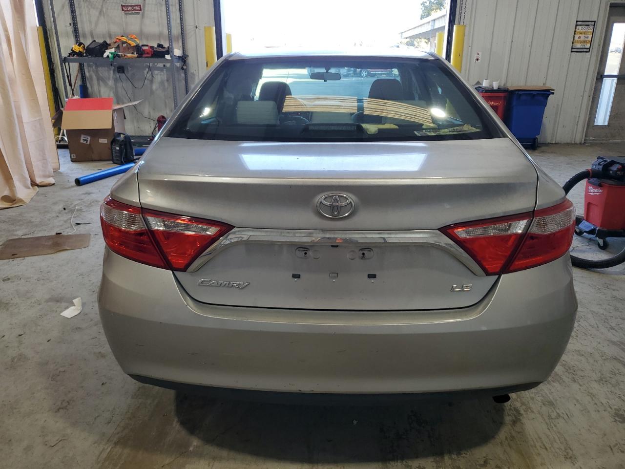 VIN 4T1BF1FK5HU688292 2017 TOYOTA CAMRY no.6