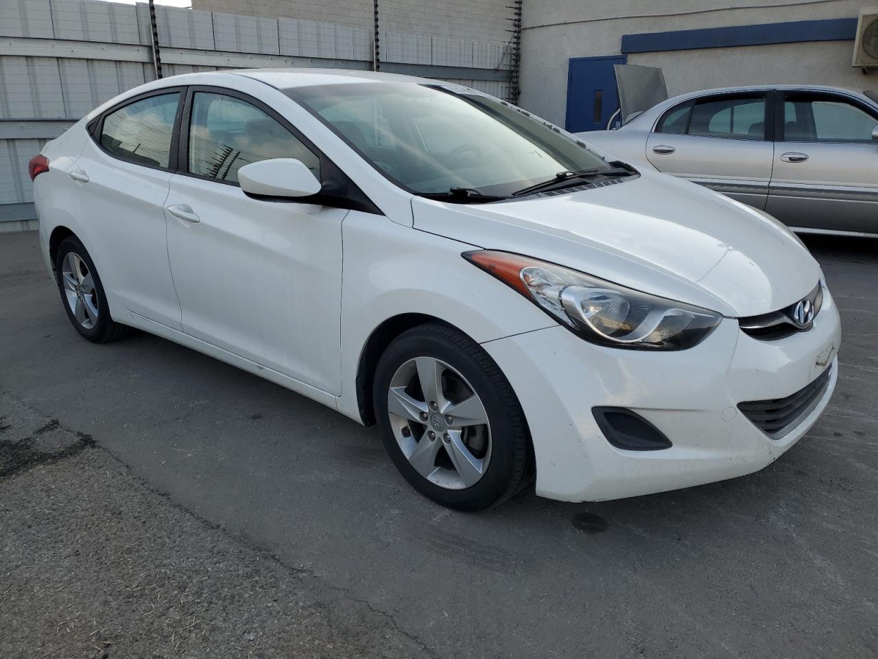 VIN 5NPDH4AE9DH365197 2013 HYUNDAI ELANTRA no.4