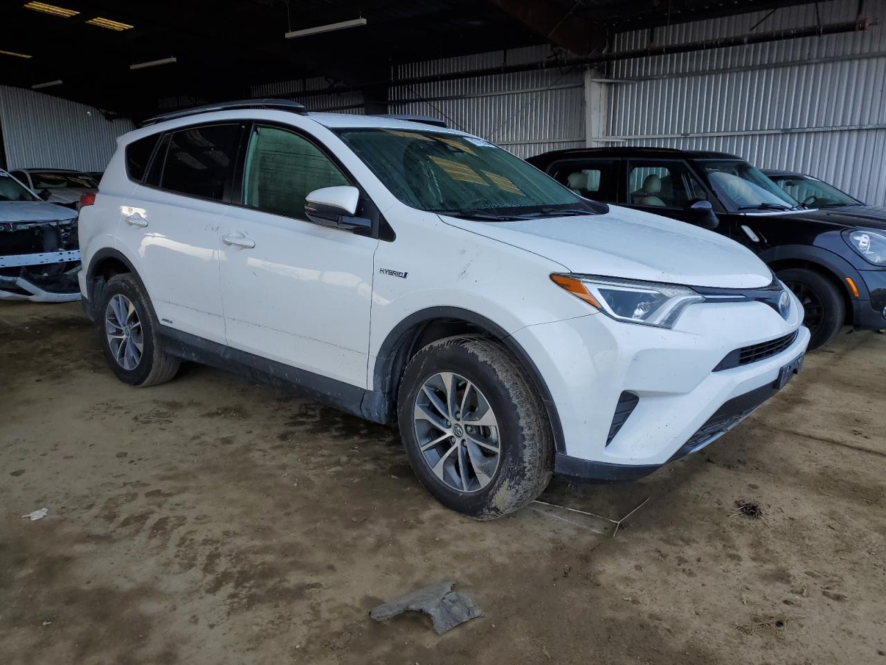 2018 Toyota RAV 4 - Image 4