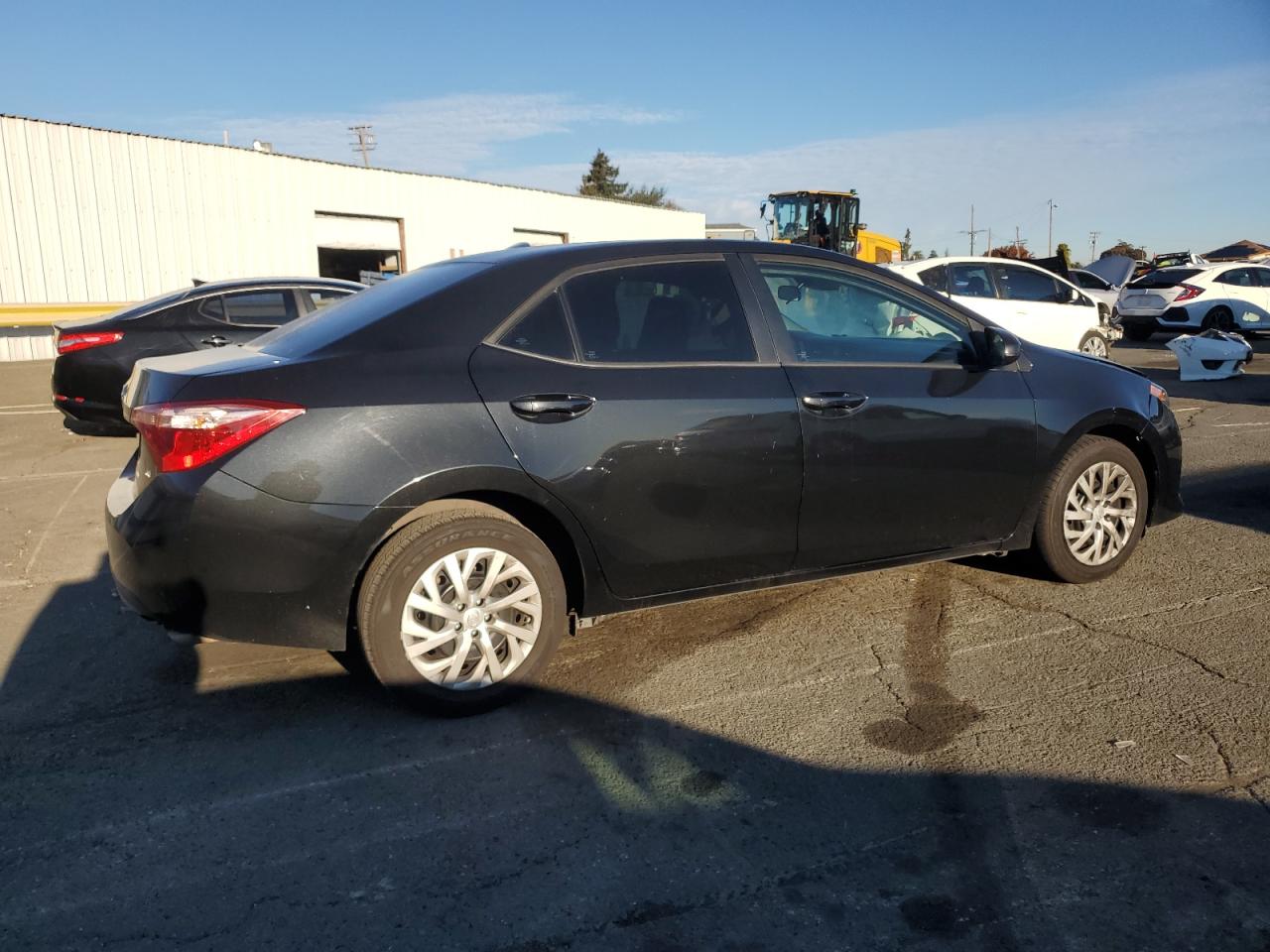 VIN 5YFBURHE6KP921889 2019 TOYOTA COROLLA no.3