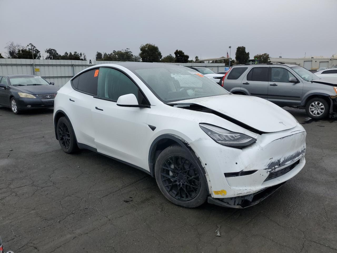 VIN 7SAYGDEE8NF362793 2022 TESLA MODEL Y no.4