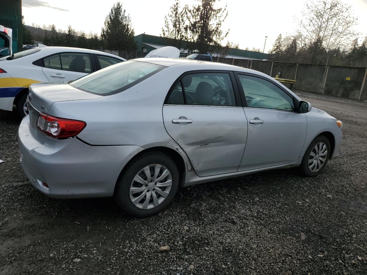 VIN 2T1BU4EE0DC088441 2013 TOYOTA COROLLA no.3