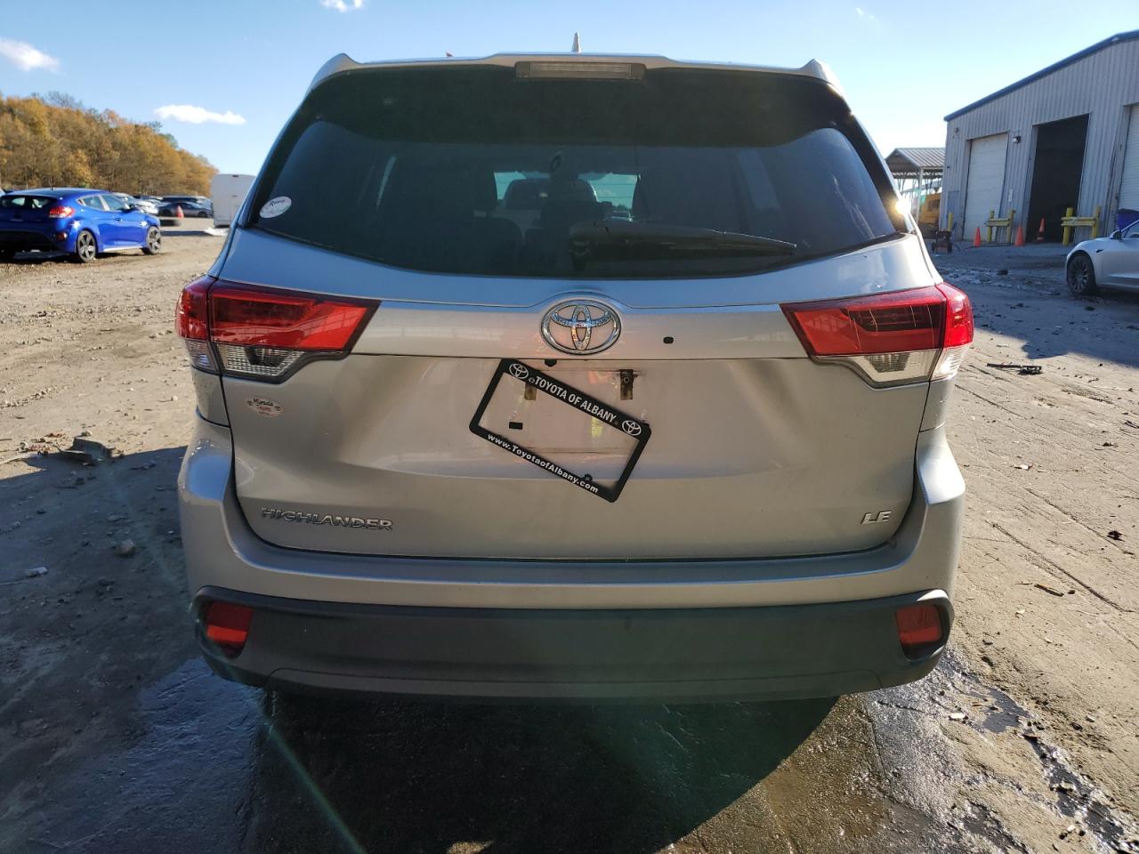 2018 Toyota Highlander Le VIN: 5TDZZRFH6JS252297 Lot: 84486594