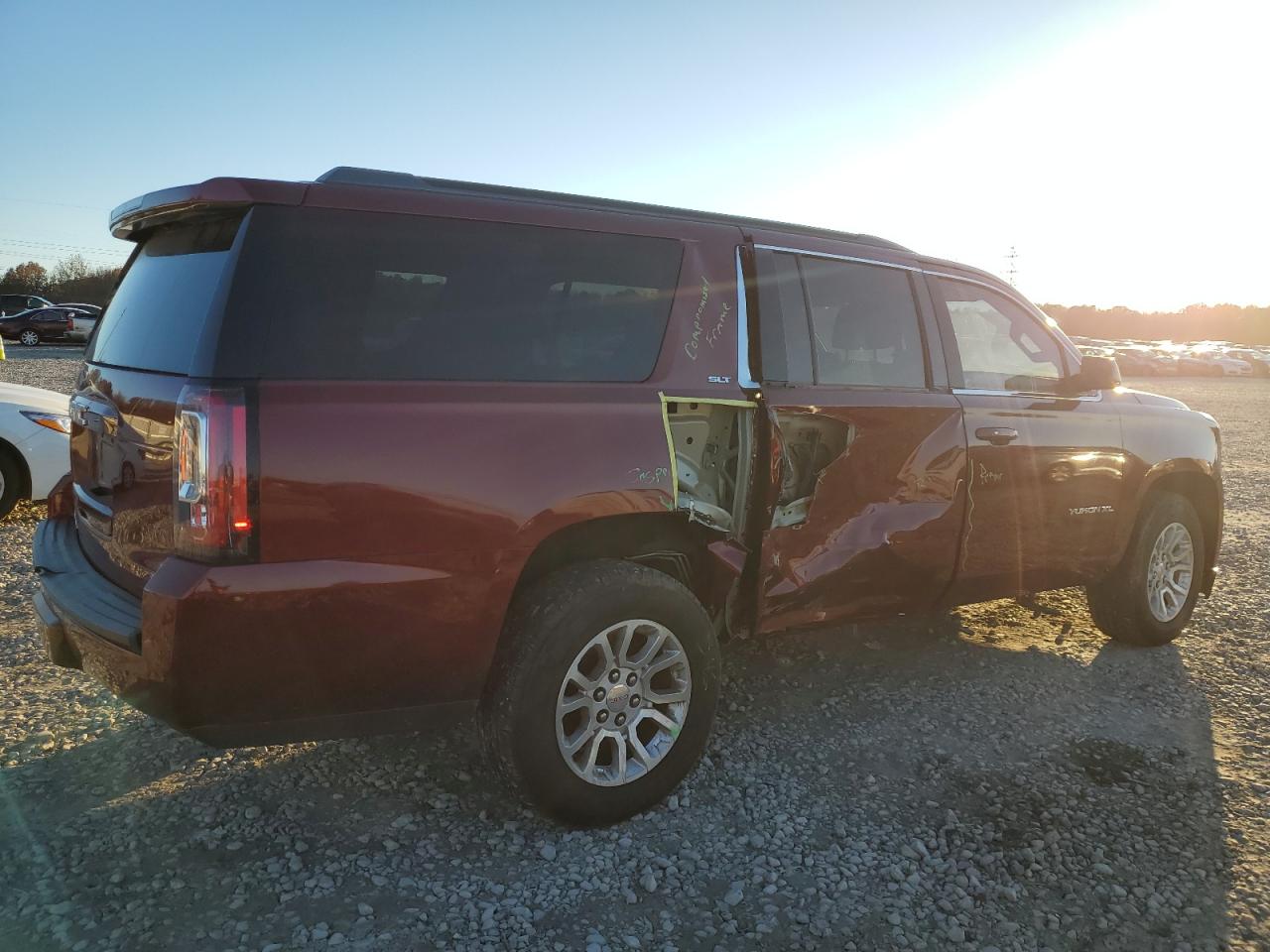 2017 GMC Yukon - Image 3