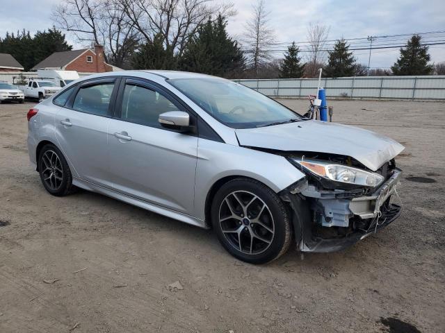 Sedans FORD FOCUS 2015 Silver