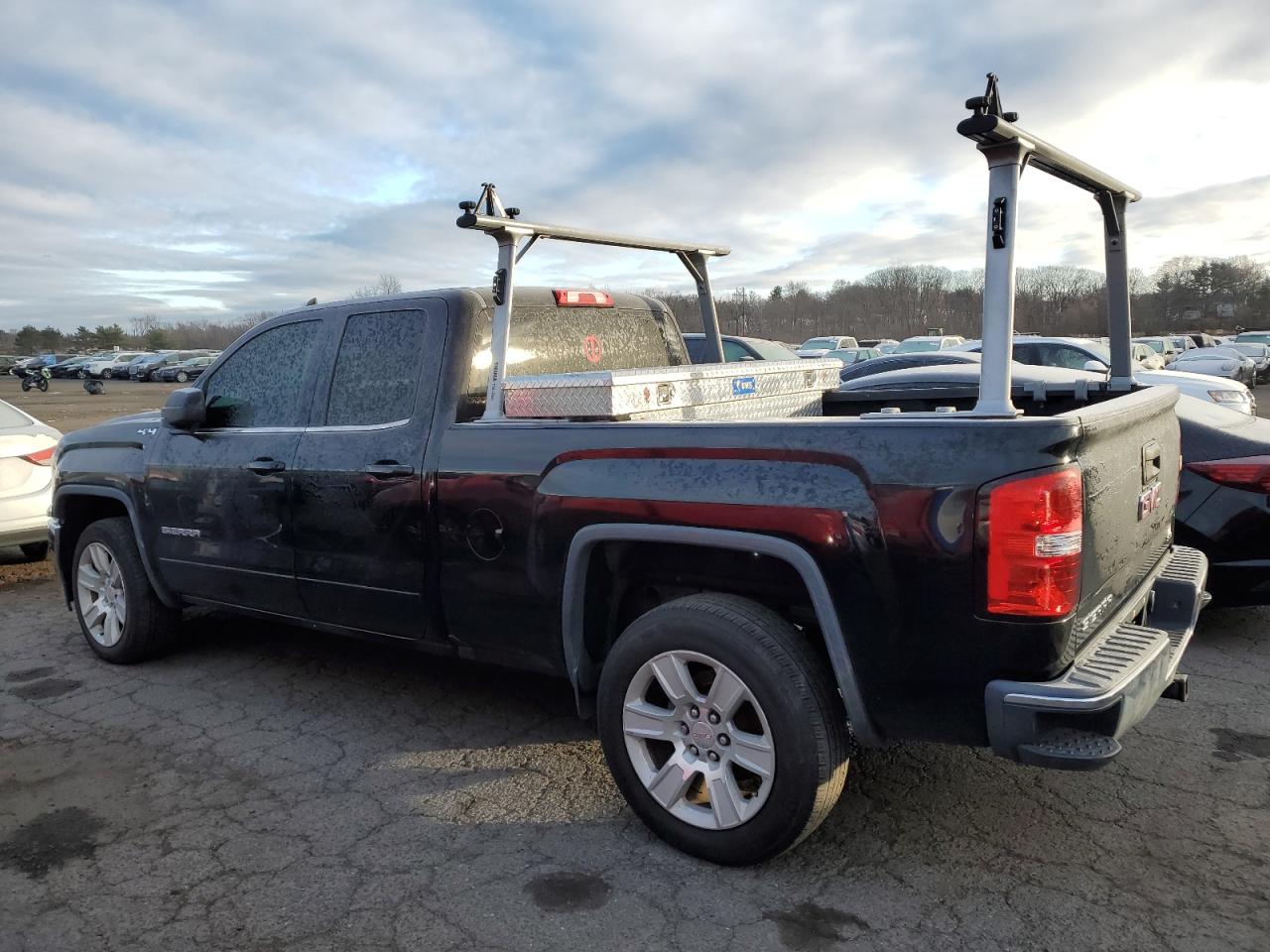 2017 GMC Sierra - Image 2