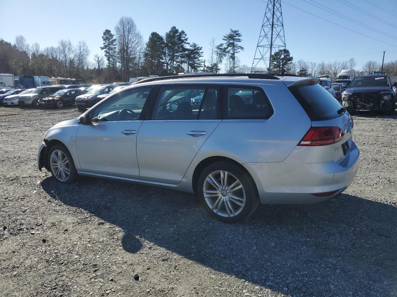 2015 Volkswagen Golf - Image 2