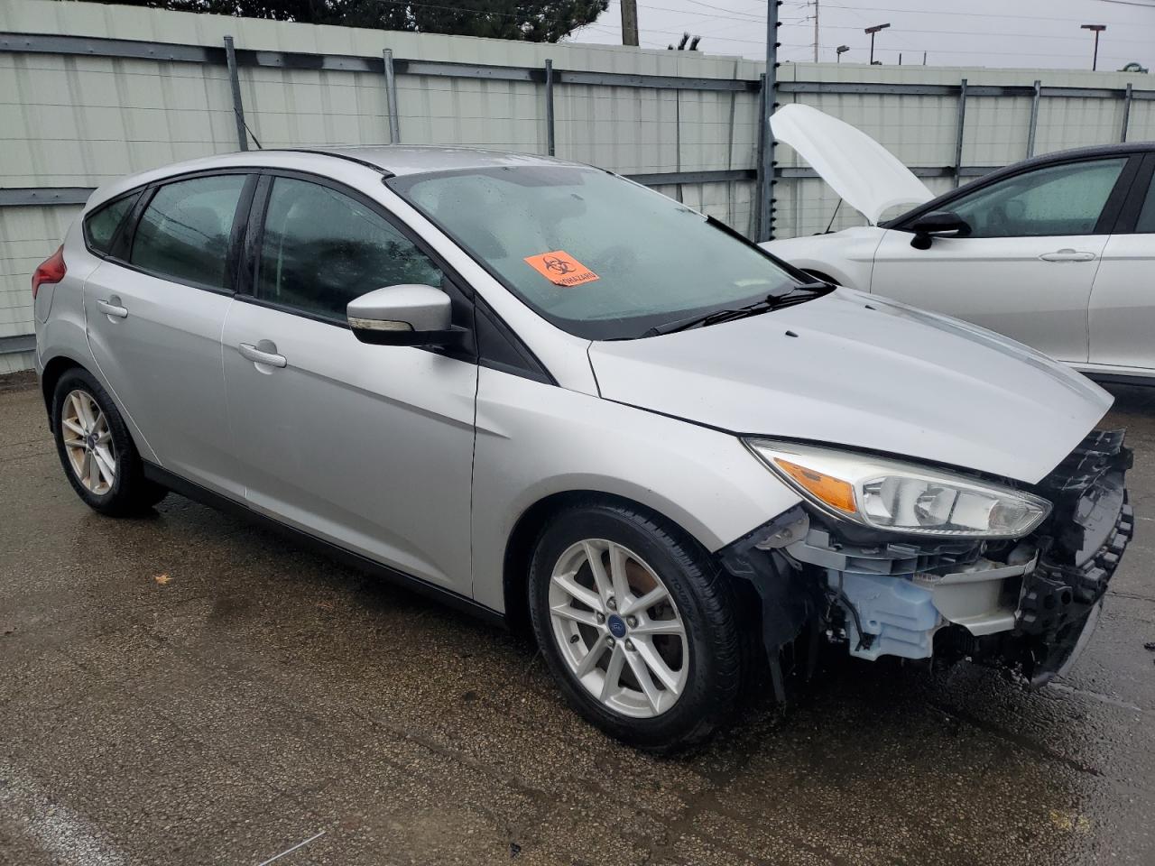 VIN 1FADP3K22FL242119 2015 FORD FOCUS no.4