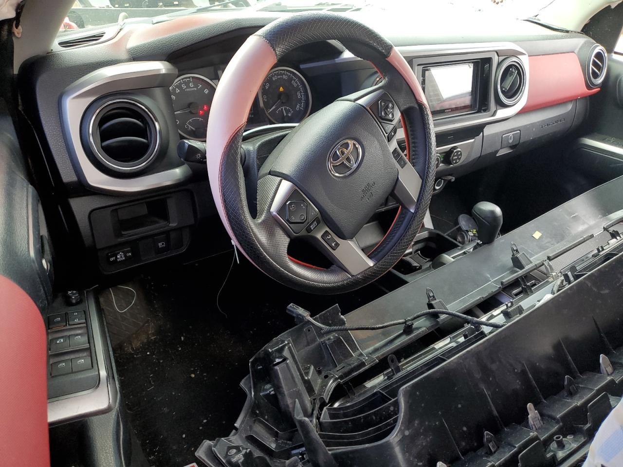 2019 Toyota Tacoma - Image 8