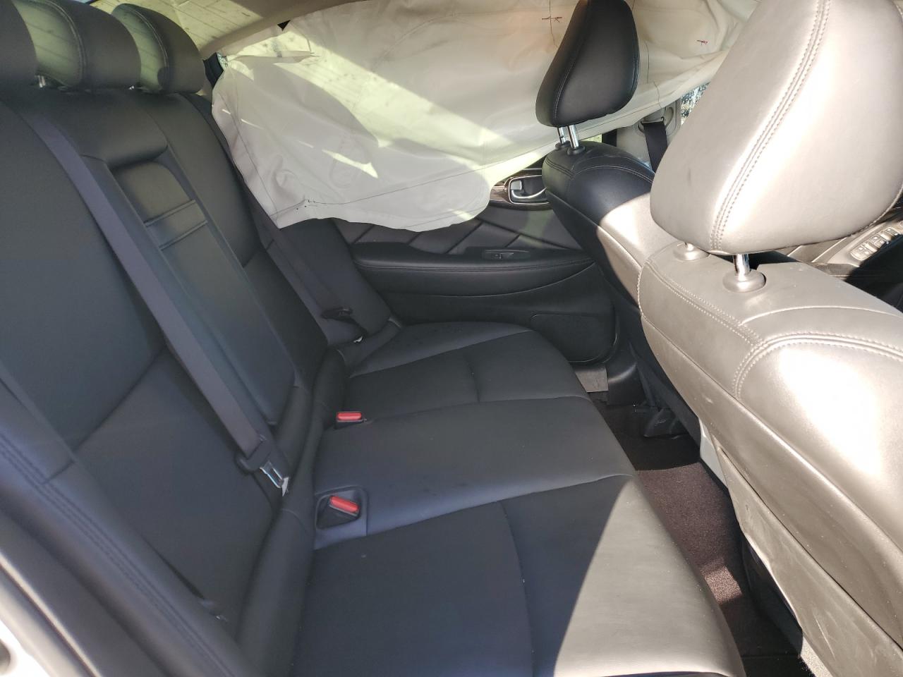 2018 Infiniti Q50 - Image 10