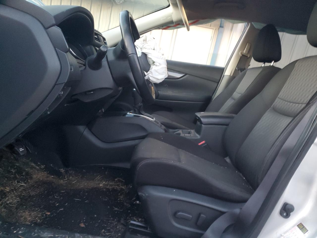 2020 Nissan Rogue - Image 7