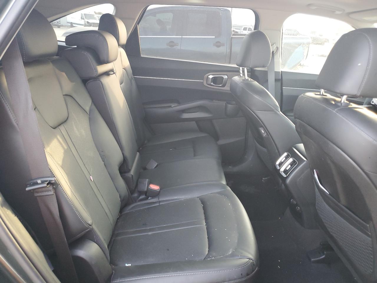 2023 Kia Sorento - Image 12