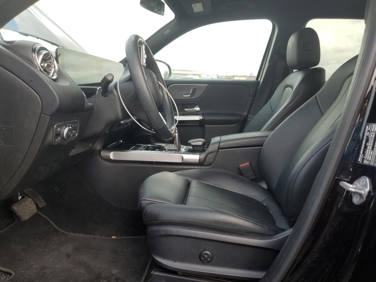 2021 Mercedes-Benz GLB - Image 7
