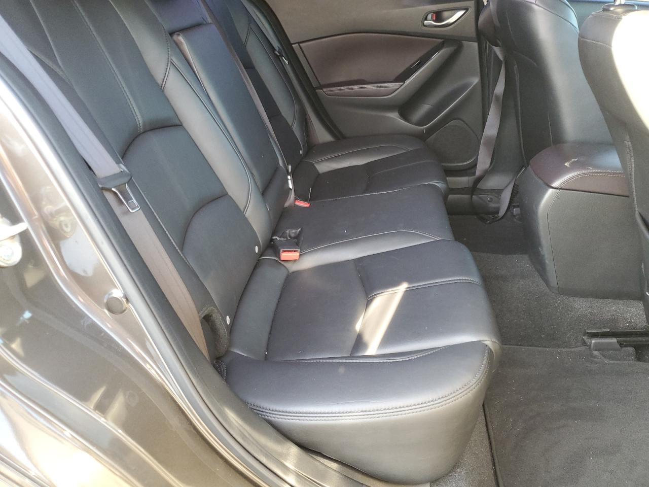 2017 Mazda 3 - Image 10
