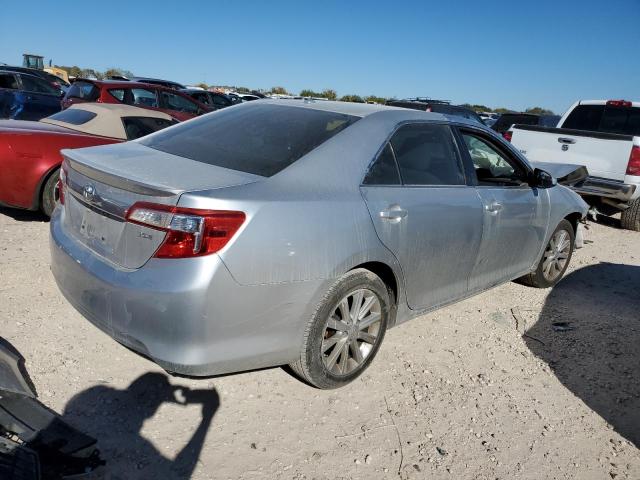 Седаны TOYOTA CAMRY 2013 Серебристый