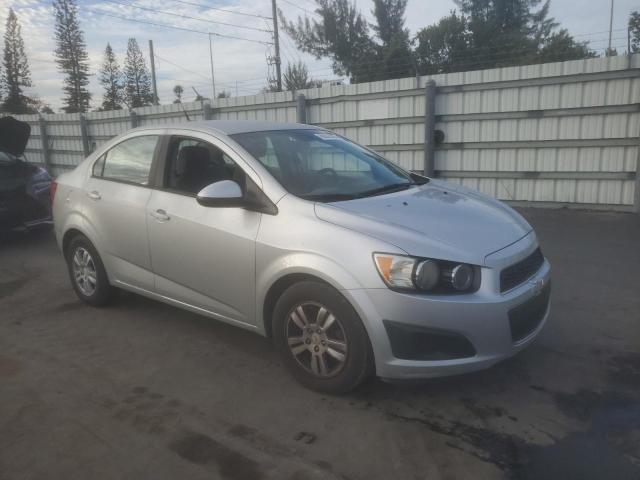 Седаны CHEVROLET SONIC 2012 Серебристый