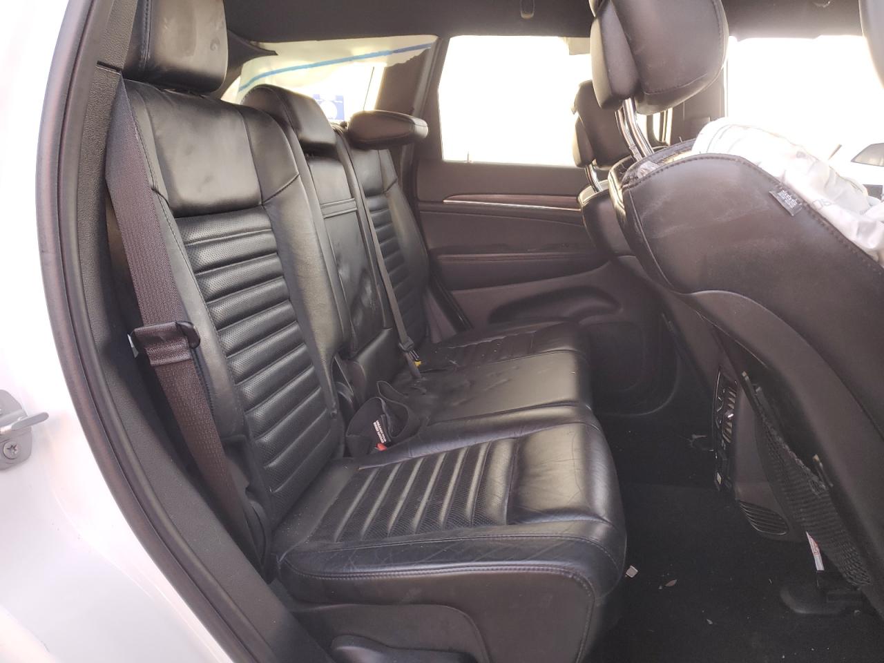 2020 Jeep Grand Cherokee - Image 11