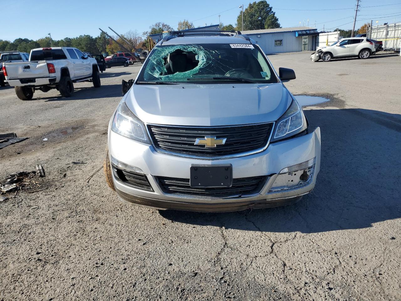 VIN 1GNKRFED2HJ311021 2017 CHEVROLET TRAVERSE no.5