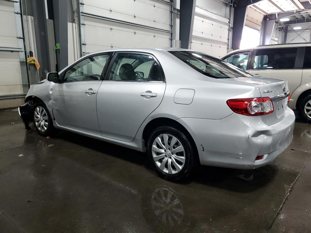 VIN 5YFBU4EE1DP109961 2013 TOYOTA COROLLA no.2