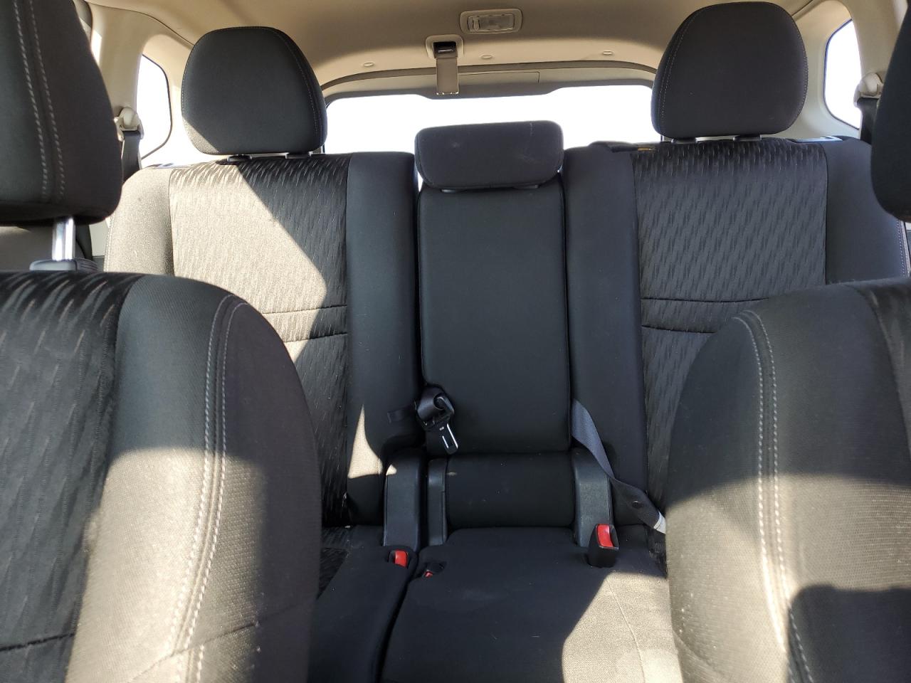 2018 Nissan Rogue - Image 10