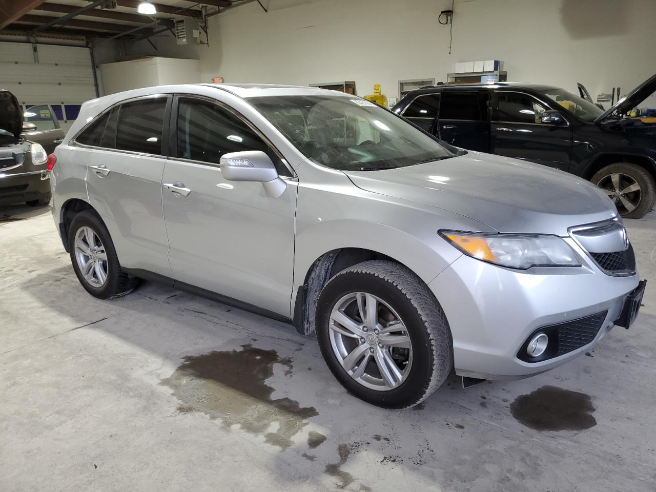 VIN 5J8TB3H59DL006233 2013 ACURA RDX no.4