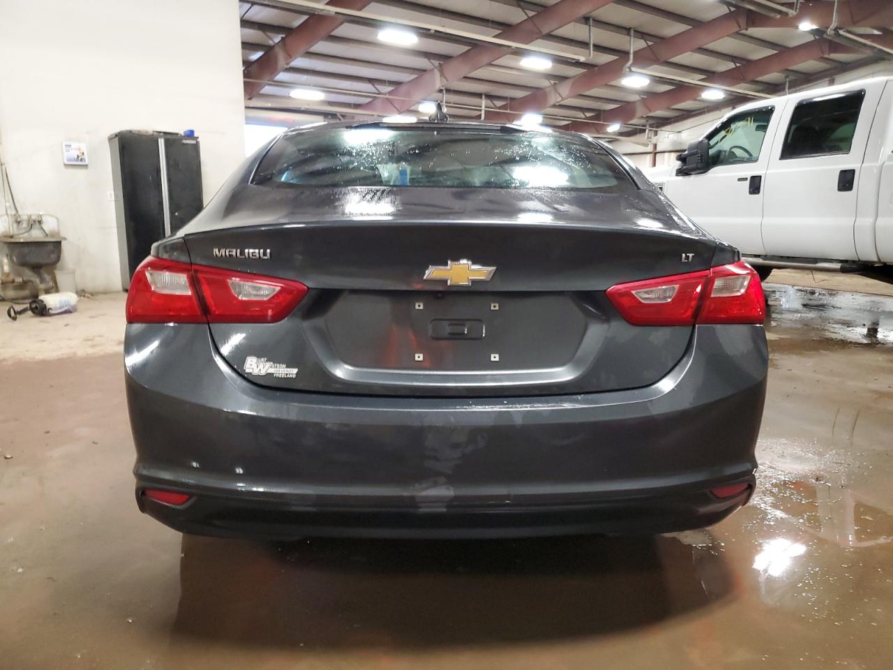 VIN 1G1ZD5ST1JF152280 2018 CHEVROLET MALIBU no.6