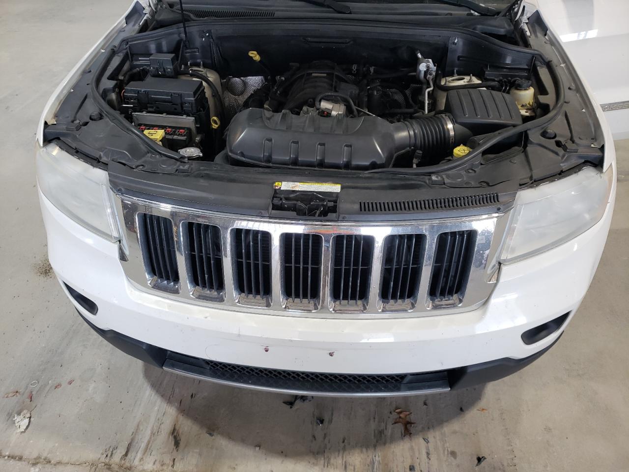 2011 Jeep Grand Cherokee - Image 12