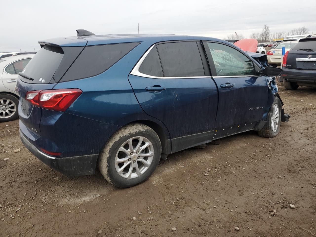 VIN 3GNAXUEV9ML330151 2021 CHEVROLET EQUINOX no.3